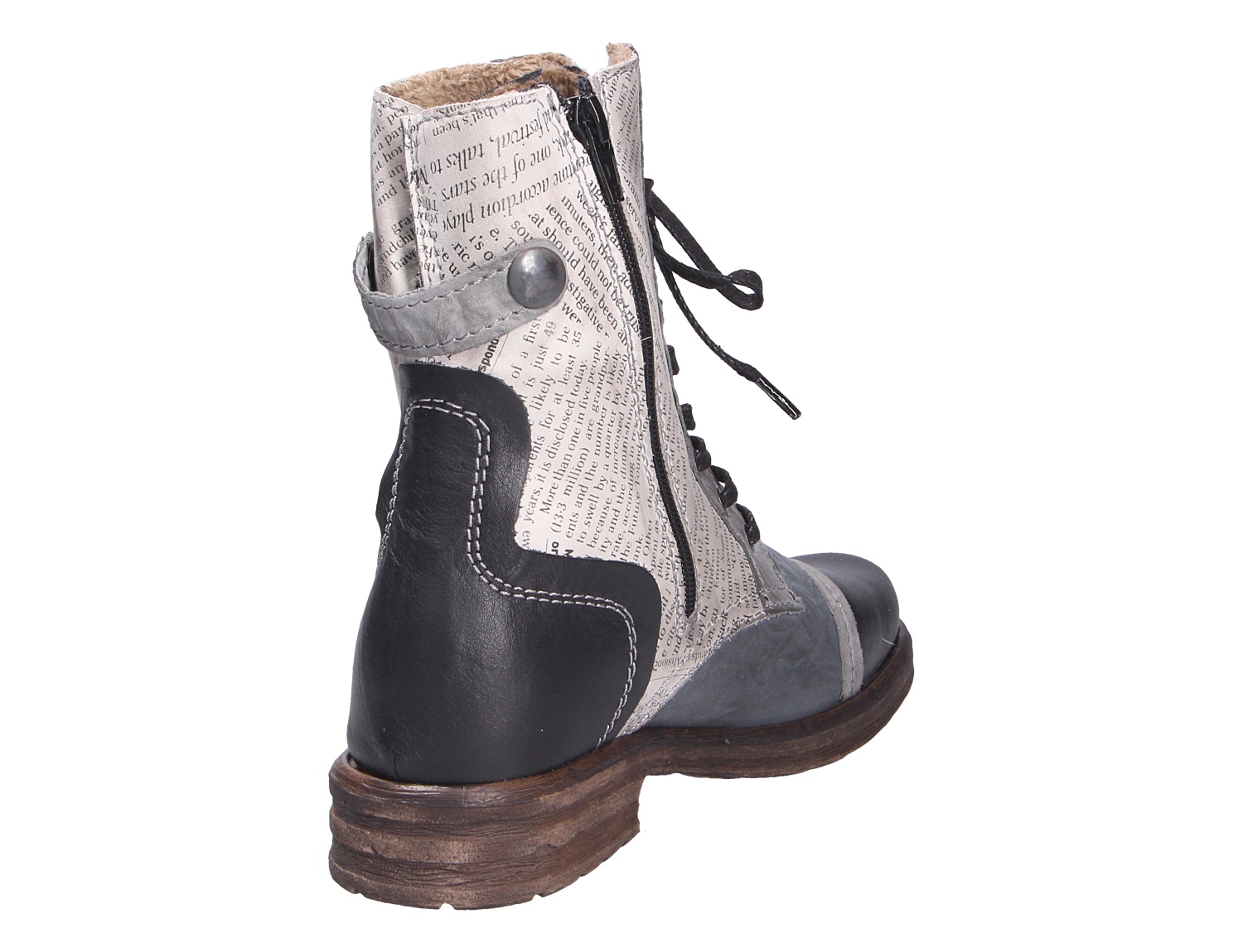 Rückansicht der Charme Etnic 26 Damen-Stiefelette mit schwarzem Leder, grauen Details, seitlichem Reißverschluss und Schrift-Print