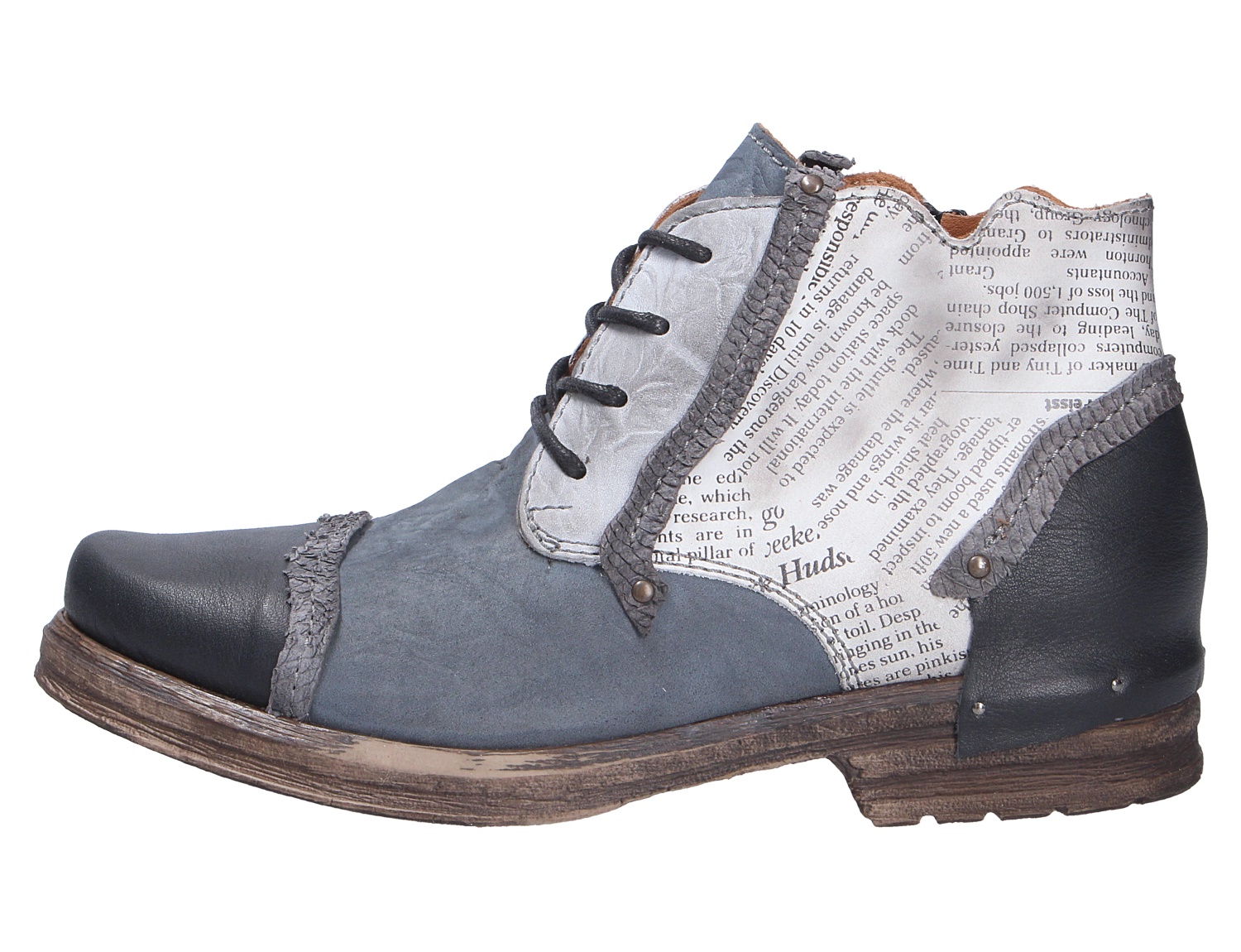Charme ETNIC Damen-Stiefelette aus Leder in Blau-Grau, mit schwarzer Kappe, seitlichem Print-Einsatz, Ziernähten und Schnürung im Vintage-Look