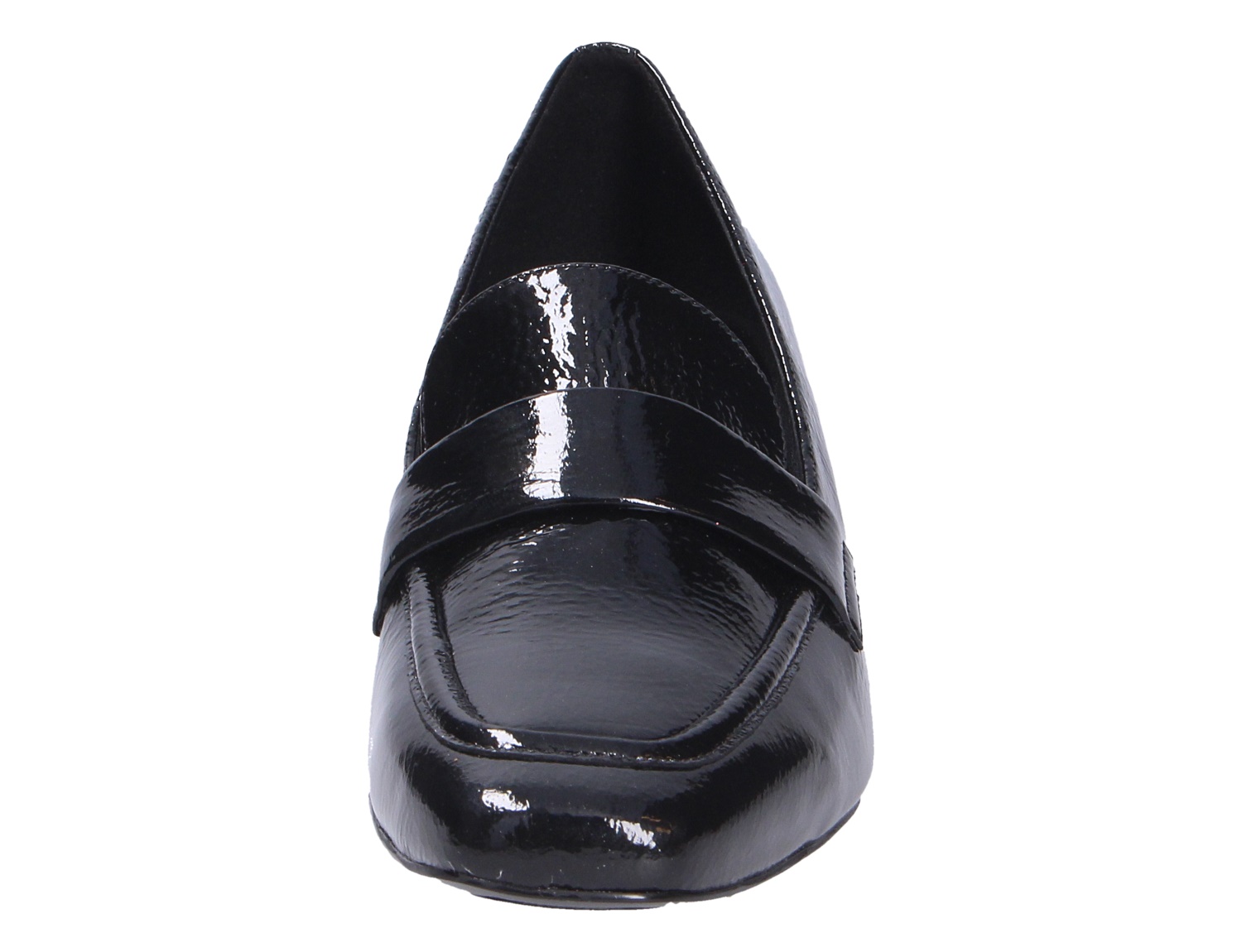 Frontansicht eines schwarzen Peter Kaiser Damen Pumps aus glänzendem Lackleder mit eckiger Spitze und elegantem Riemendetail
