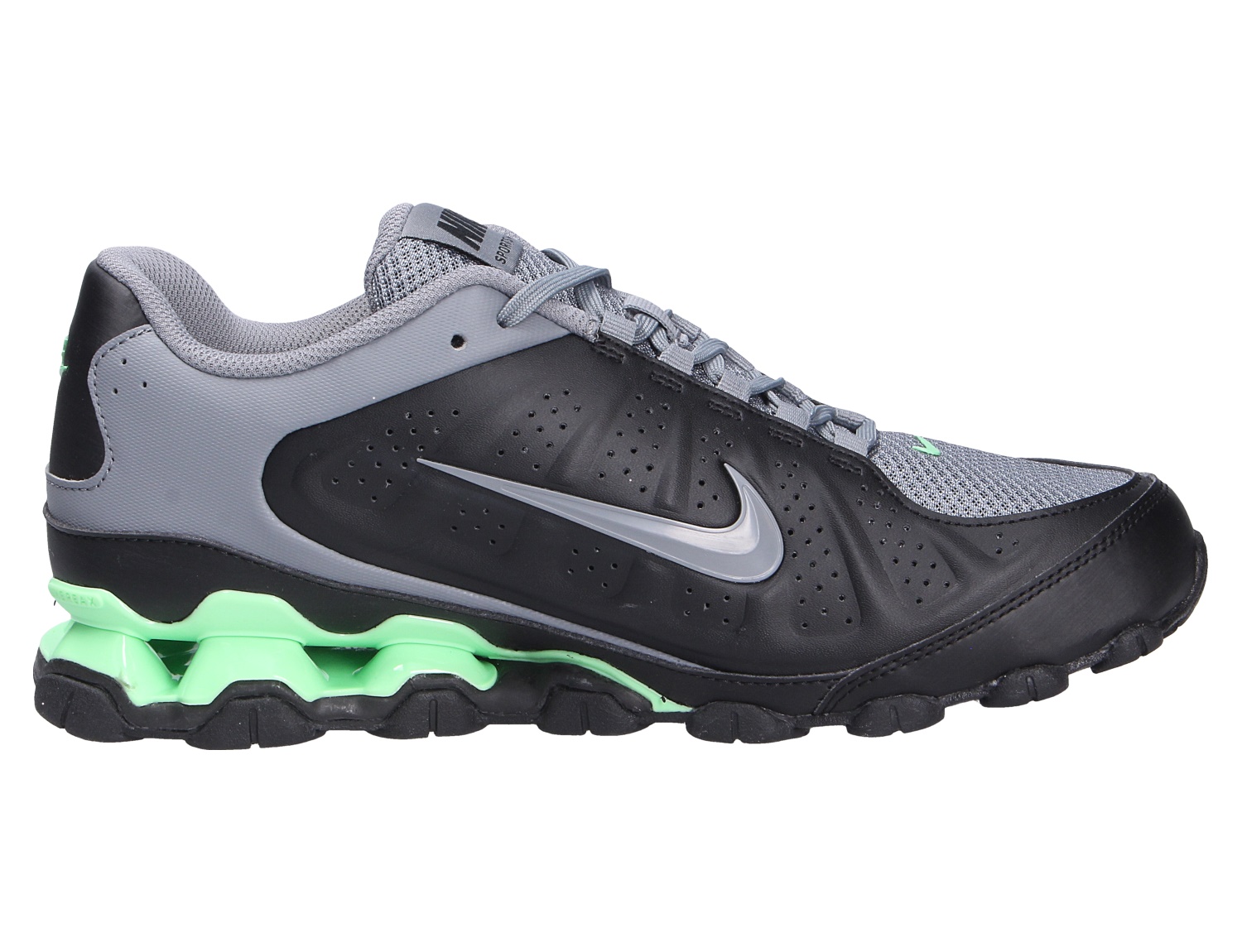 Nike Reax 8 NSW Sneaker von Nike in Schwarz und Grau, Seitenansicht mit markanter Reax-Dämpfung und sportlichem Design für dynamischen Alltagskomfort