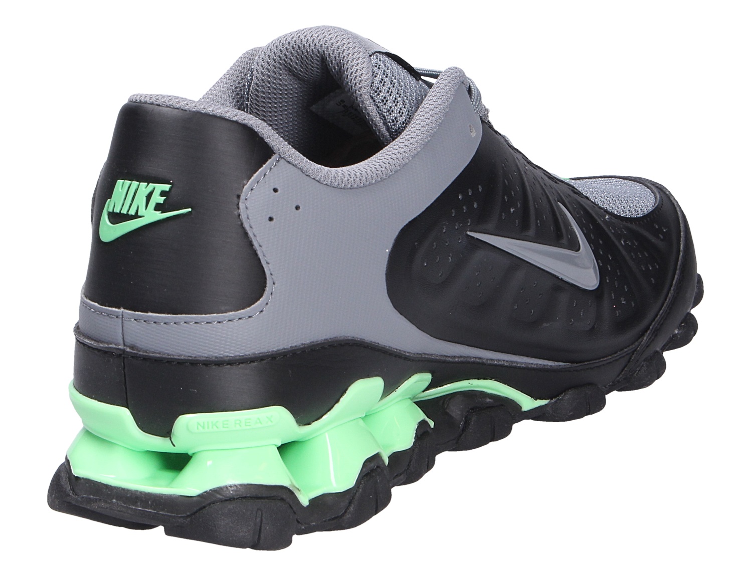 Nike Reax 8 NSW Sneaker von hinten seitlich in Schwarz und Grau mit grüner Reax-Dämpfung – sportlicher Alltagsschuh mit dynamischem Komfort