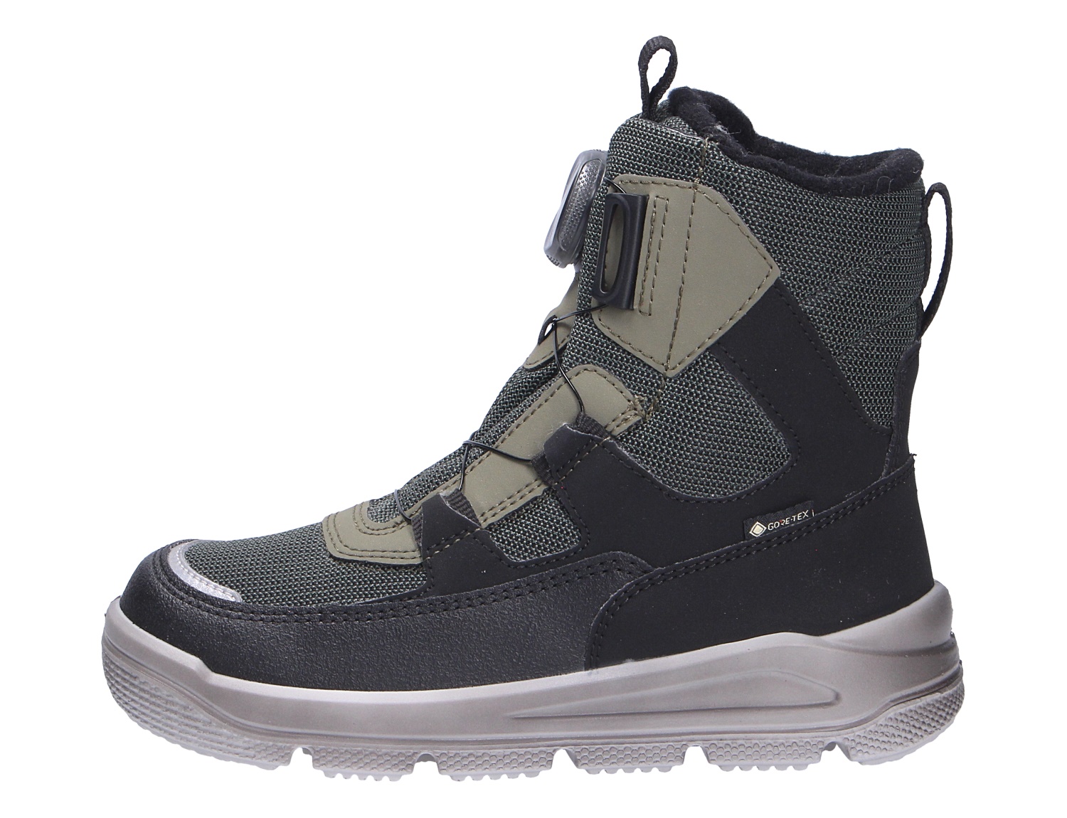 Superfit MARS Kinder-Winterstiefel in Schwarz-Oliv, hoher Outdoor-Schuh mit GORE-TEX, Schnellverschluss und profilierter Sohle in Seitenansicht