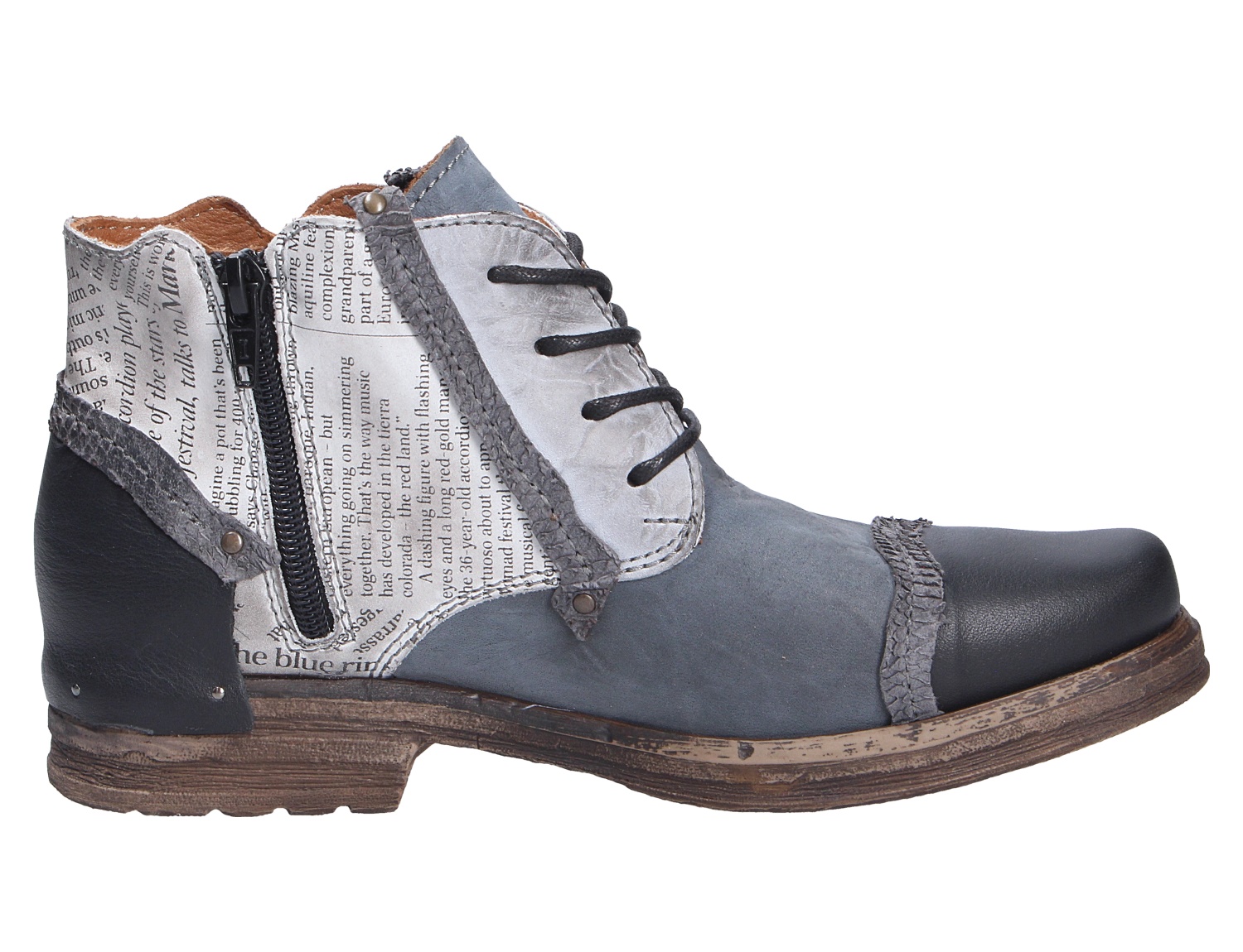 Charme ETNIC Stiefelette in Blau-Grau und Schwarz mit Schnürung, seitlichem Reißverschluss, Used-Look und Zeitung-Print